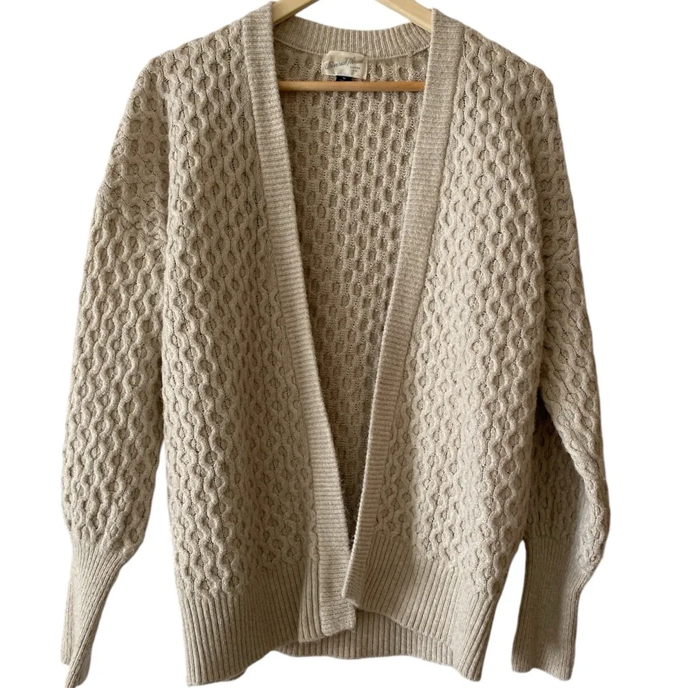 Universal Thread Fuzzy Cardigan - Picture 1 of 5